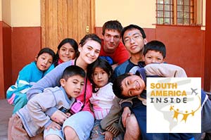 Dieses Freiwilligenarbeits-Programm von AYUSA in Peru bietet die Möglichkeit, Kinder zu unterrichten.